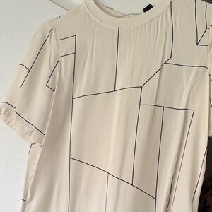 Theory Cream Geometric Short-Sleeve Top 100% silk. Size M